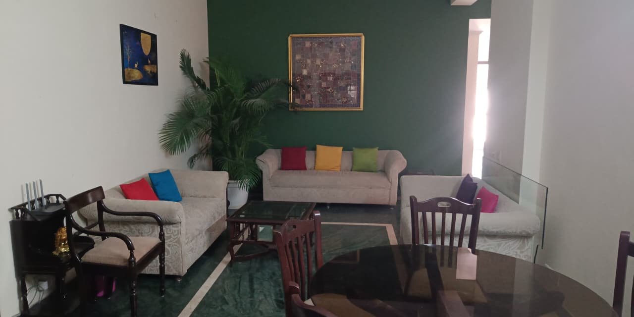 ELITE HOME STAY