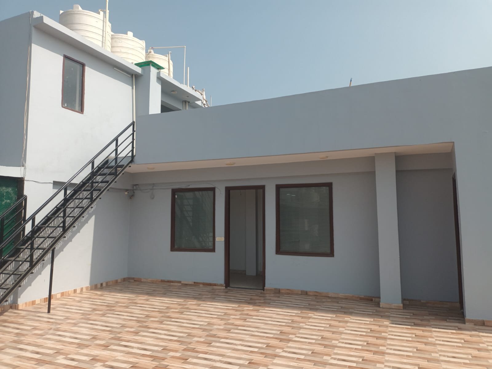 Laksh residency